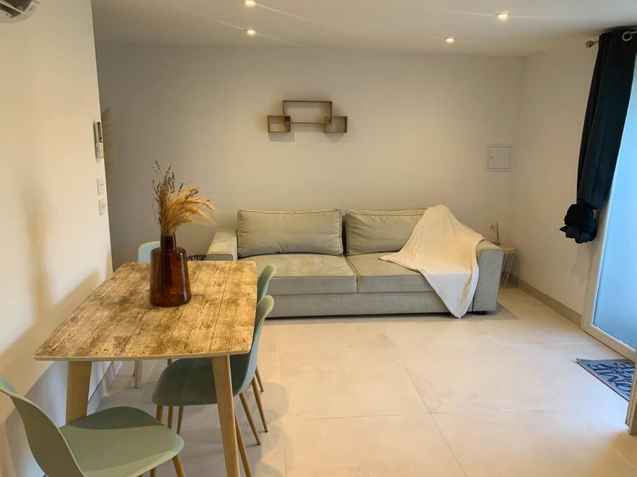 Maison De Vacances Toute Equipee A 5Mn Du Pont-Du-Gard Au Coeur De Sernhac Extérieur photo